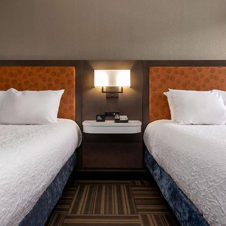 Hampton Inn Бристол Экстерьер фото