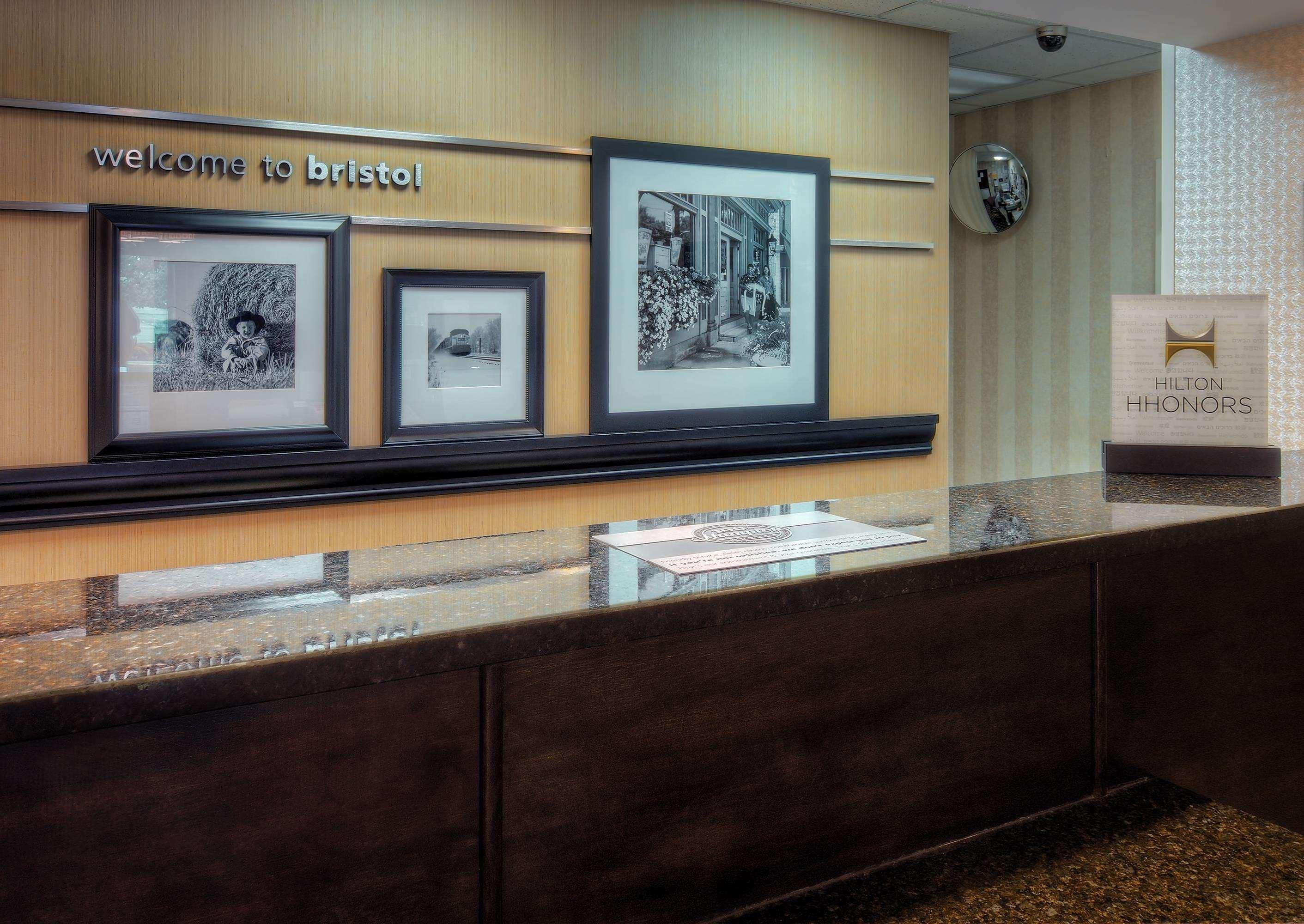 Hampton Inn Бристол Экстерьер фото