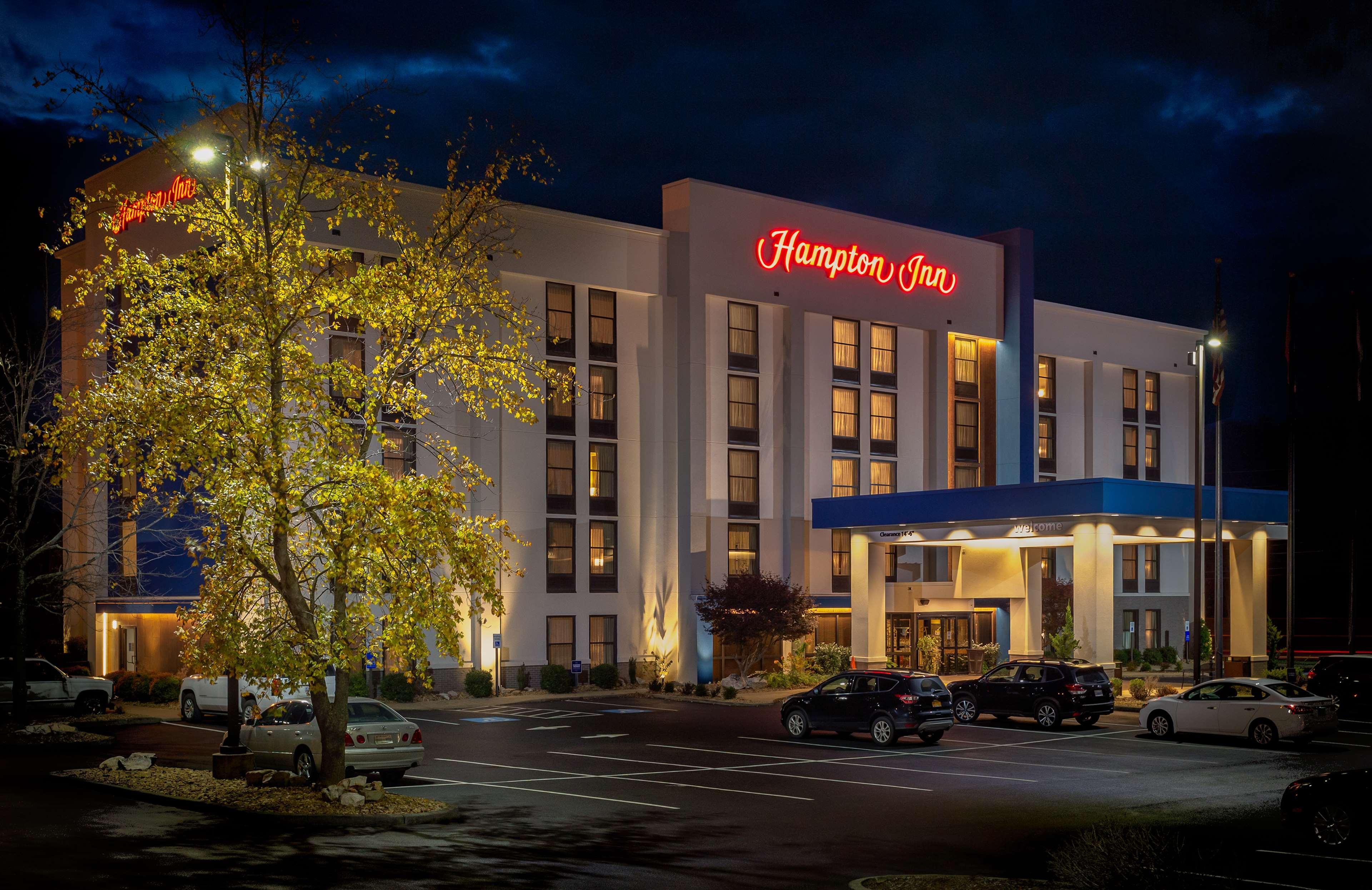 Hampton Inn Бристол Экстерьер фото