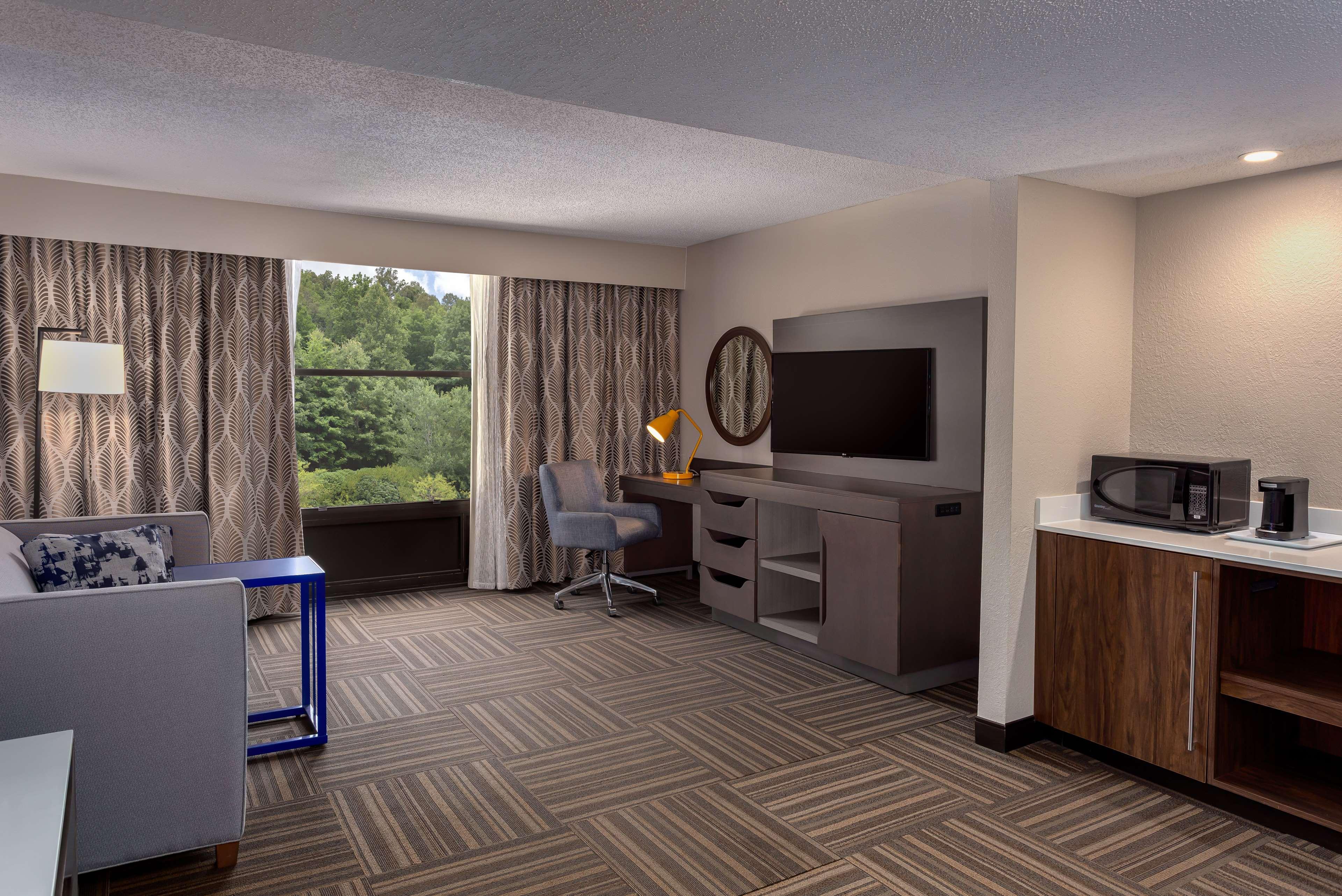 Hampton Inn Бристол Экстерьер фото