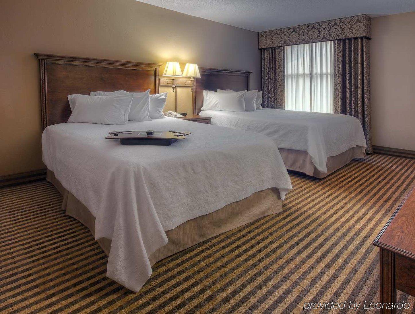 Hampton Inn Бристол Экстерьер фото