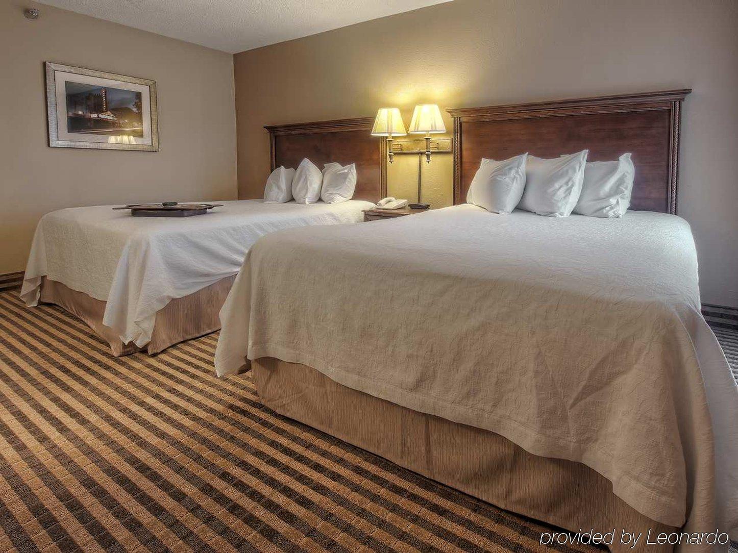 Hampton Inn Бристол Экстерьер фото