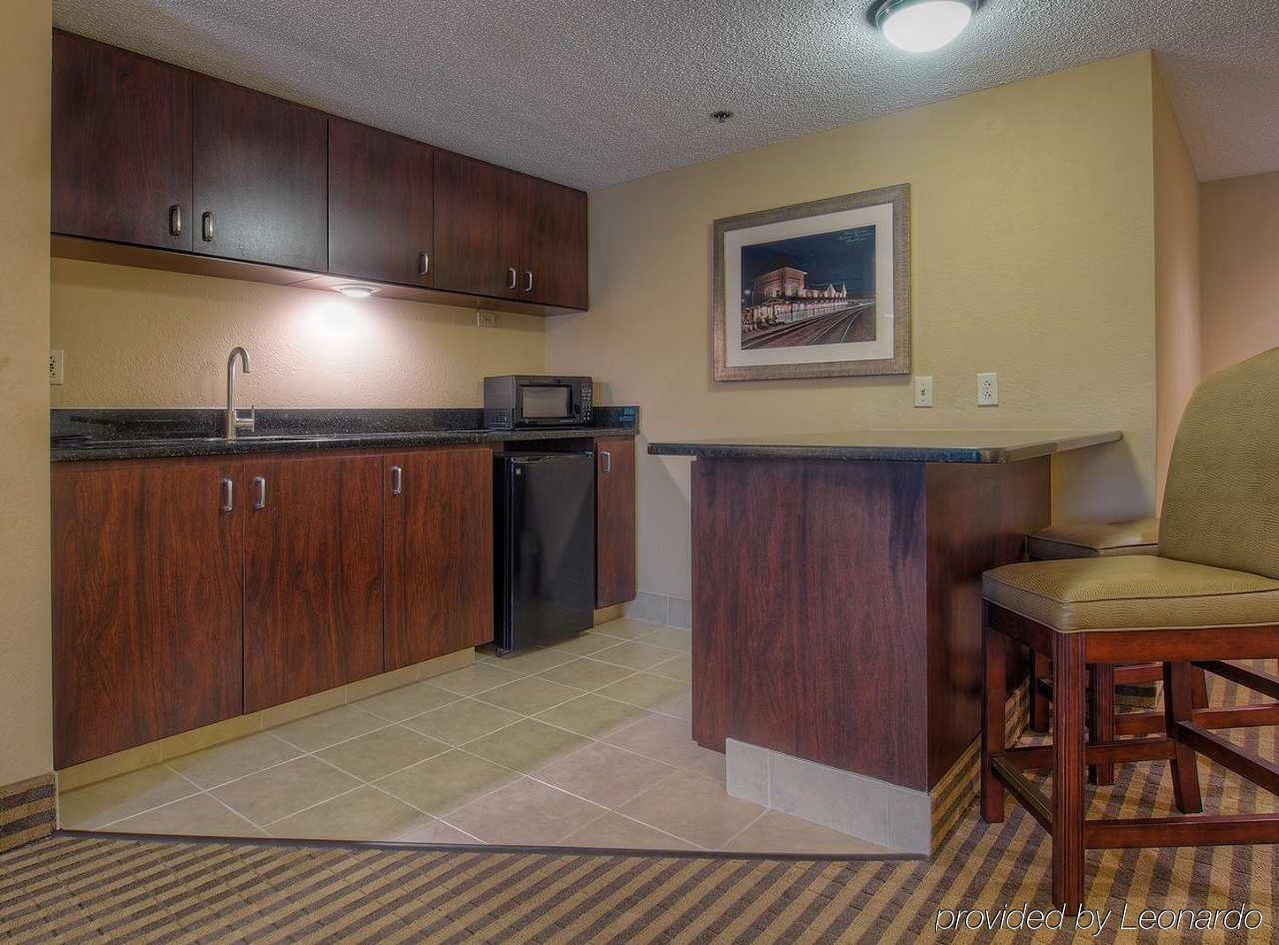 Hampton Inn Бристол Экстерьер фото