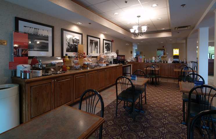 Hampton Inn Бристол Ресторан фото